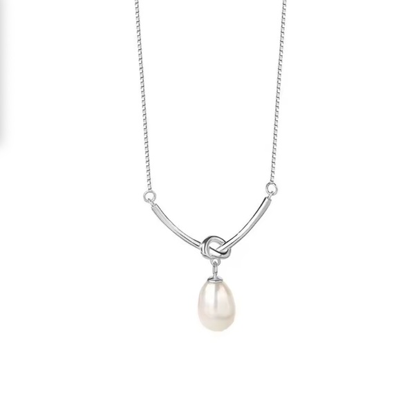 Elegant Silver Pearl Necklace - Picture 3 of 5